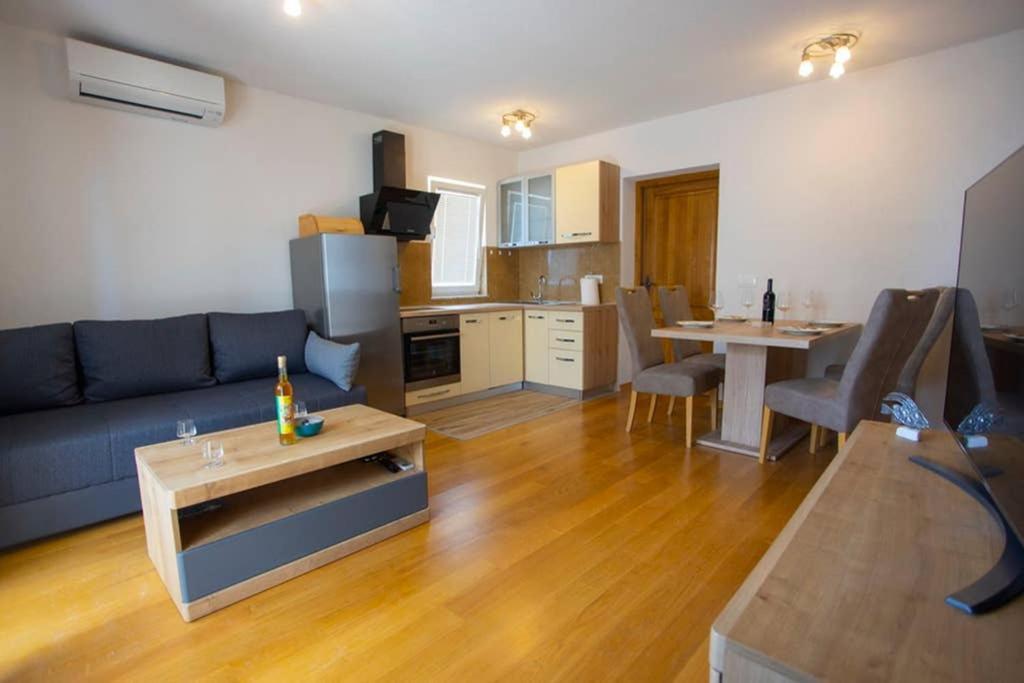 מאקרסקה Apartments Vladimir #3 מראה חיצוני תמונה